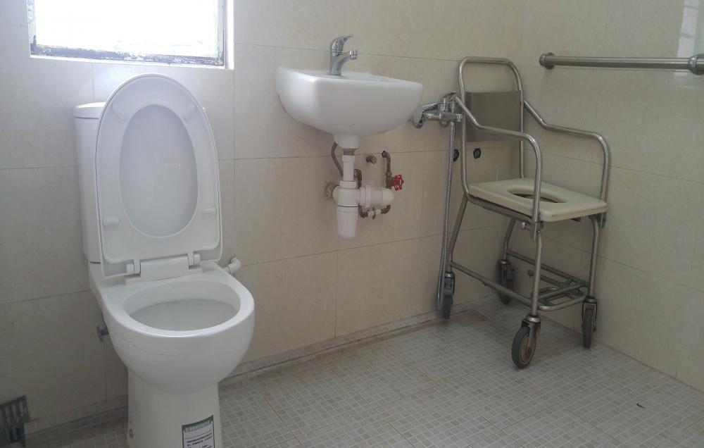 Washroom / Bathroom