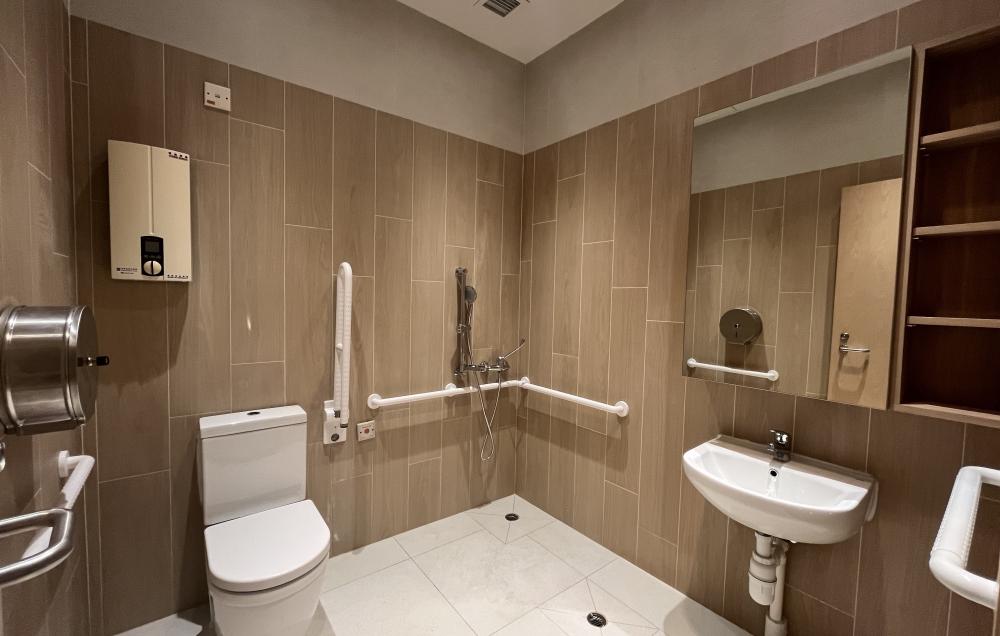 Washroom / Bathroom