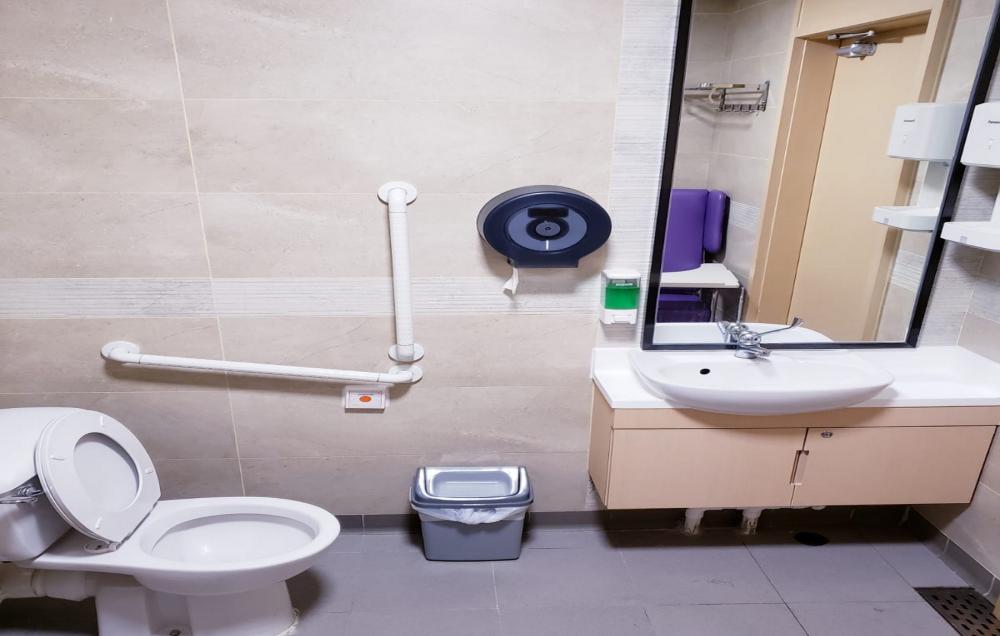 Washroom / Bathroom