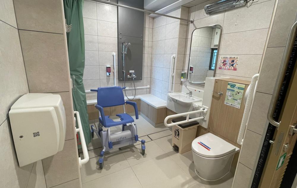 Washroom / Bathroom
